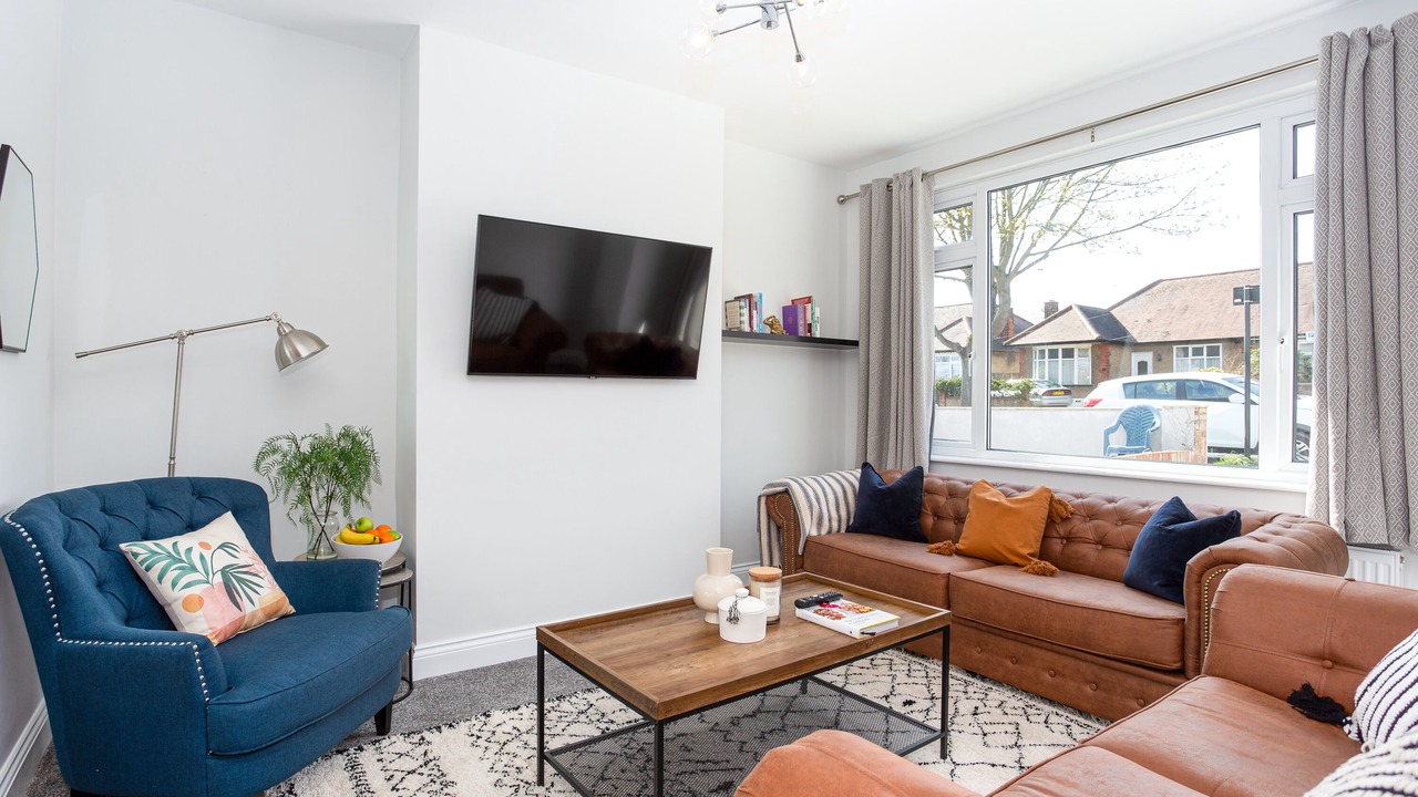 Photo of Livingroom in Southend-on-Sea