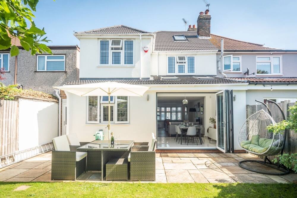 Photo of Outdoor in Longlands