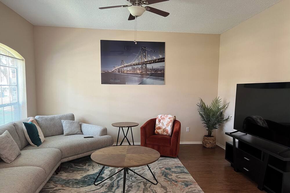 Photo of Livingroom in Sugar Land