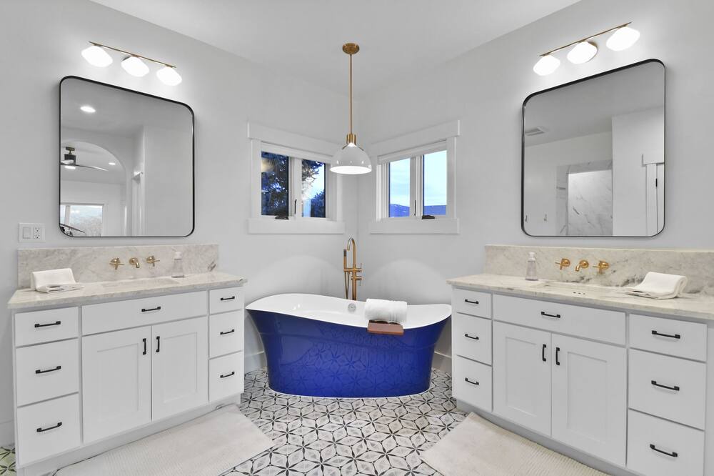 Photo of Bathroom in Lake Creek Estates