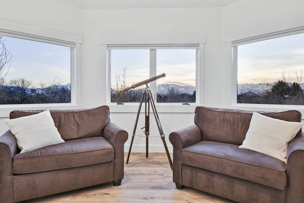 Photo of Bedroom in Lake Creek Estates