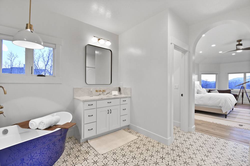 Photo of Bathroom in Lake Creek Estates