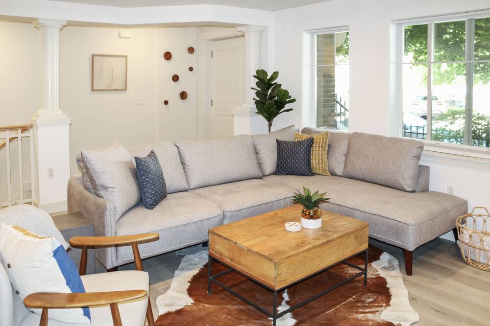 Photo of Livingroom in Old Ballard