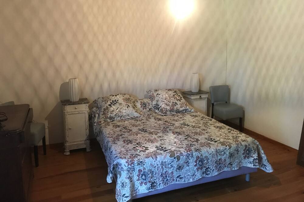 Photo of Bedroom in Feneyrols