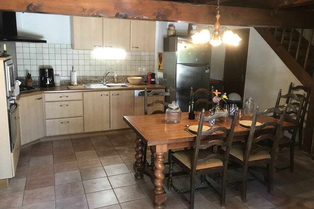 Photo of Kitchen in Feneyrols