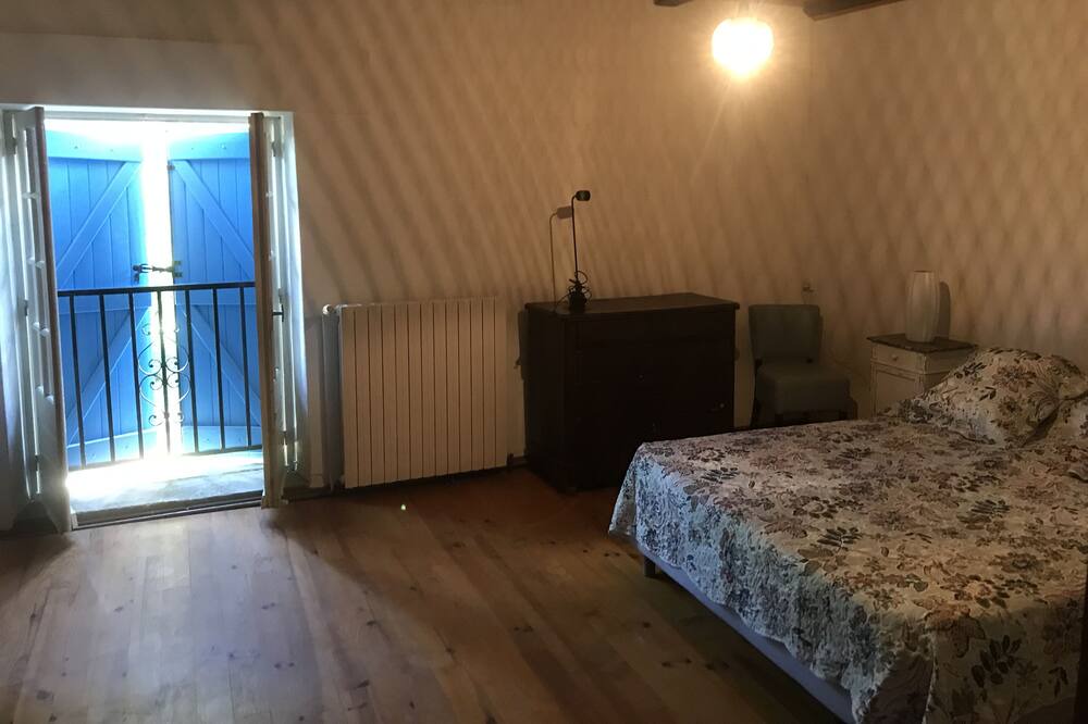 Photo of Bedroom in Feneyrols