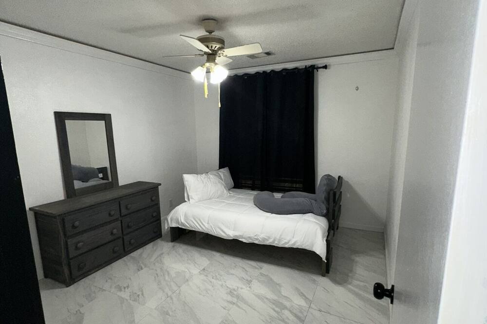 Photo of Bedroom in Lakeview  Jefferson County