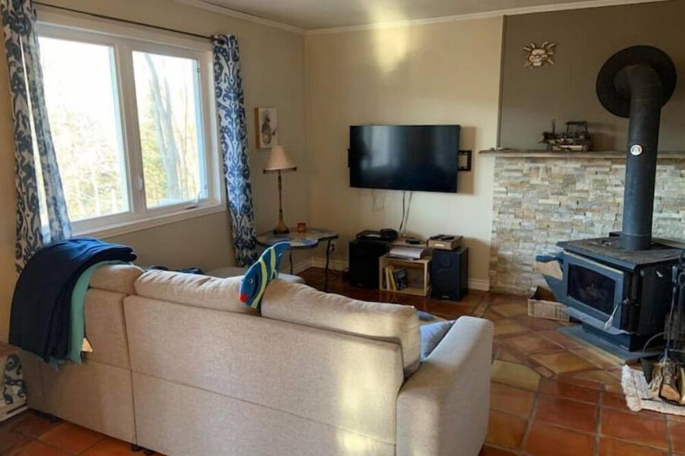 Photo of Livingroom in St-Adolphe-d'Howard