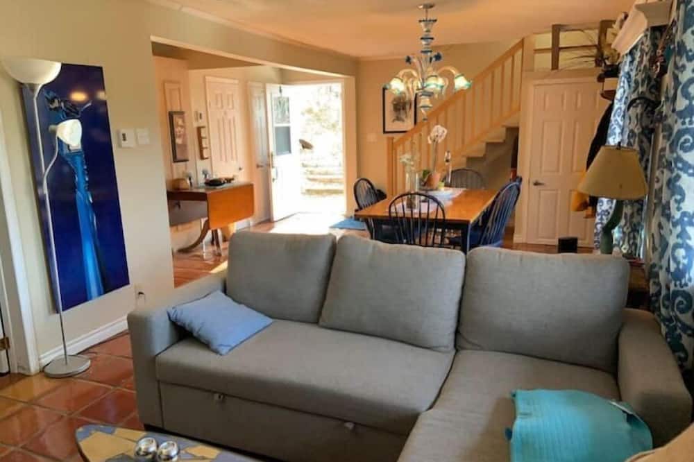 Photo of Livingroom in St-Adolphe-d'Howard