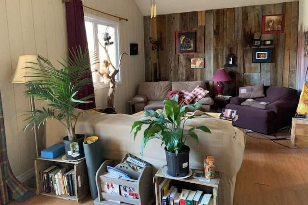 Photo of Livingroom in St-Adolphe-d'Howard