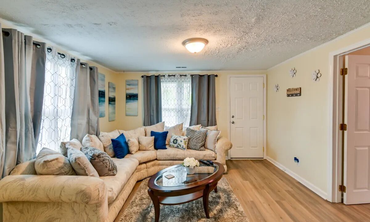 Photo of Livingroom in South View