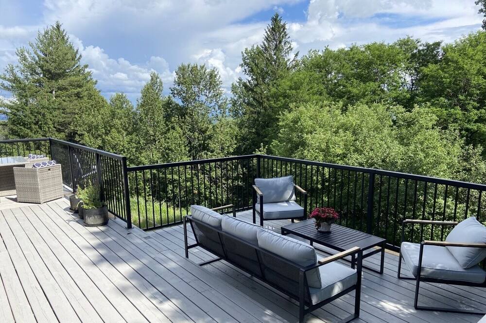 Photo of Outdoor in Terra Nova