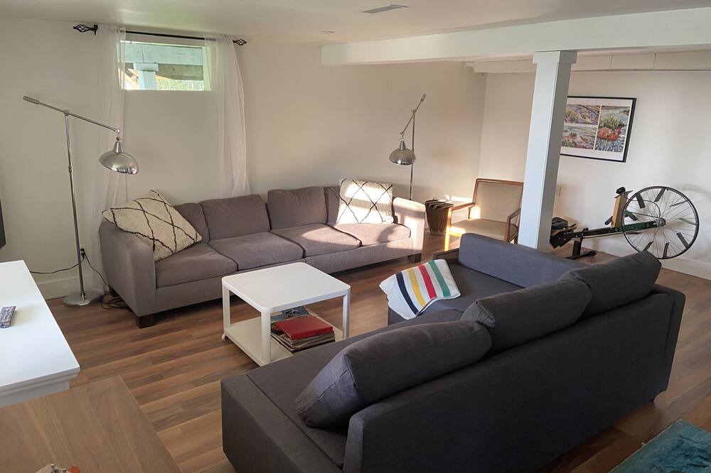 Photo of Livingroom in Terra Nova