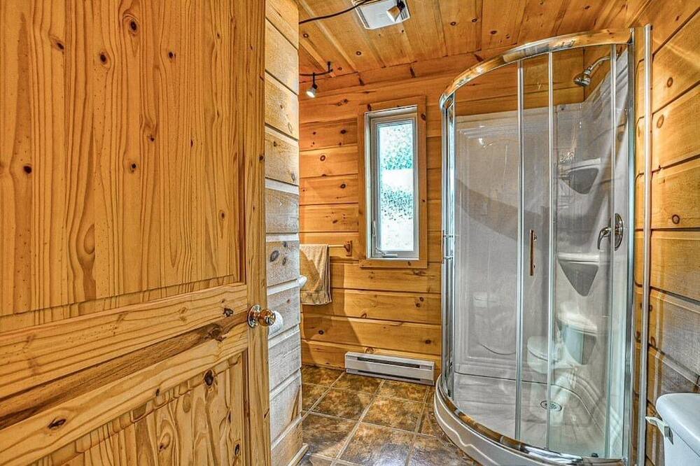Photo of Bathroom in Notre-Dame-de-la-Merci