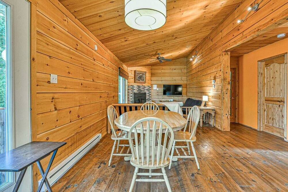 Photo of Bedroom in Notre-Dame-de-la-Merci
