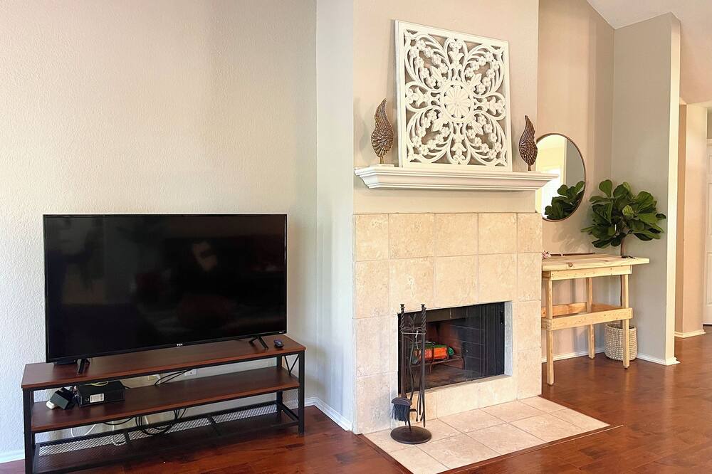 Photo of Livingroom in Allen