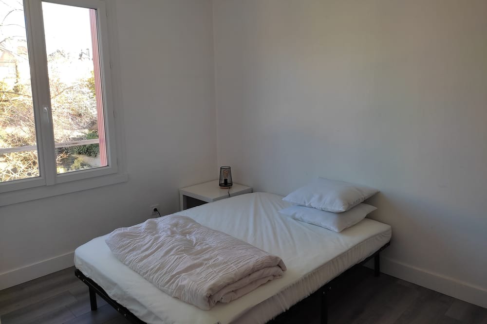 Photo of Bedroom in Saint-Julien