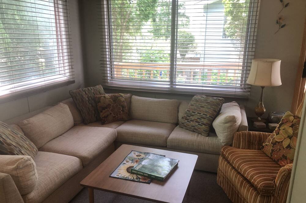 Photo of Livingroom in Gimli