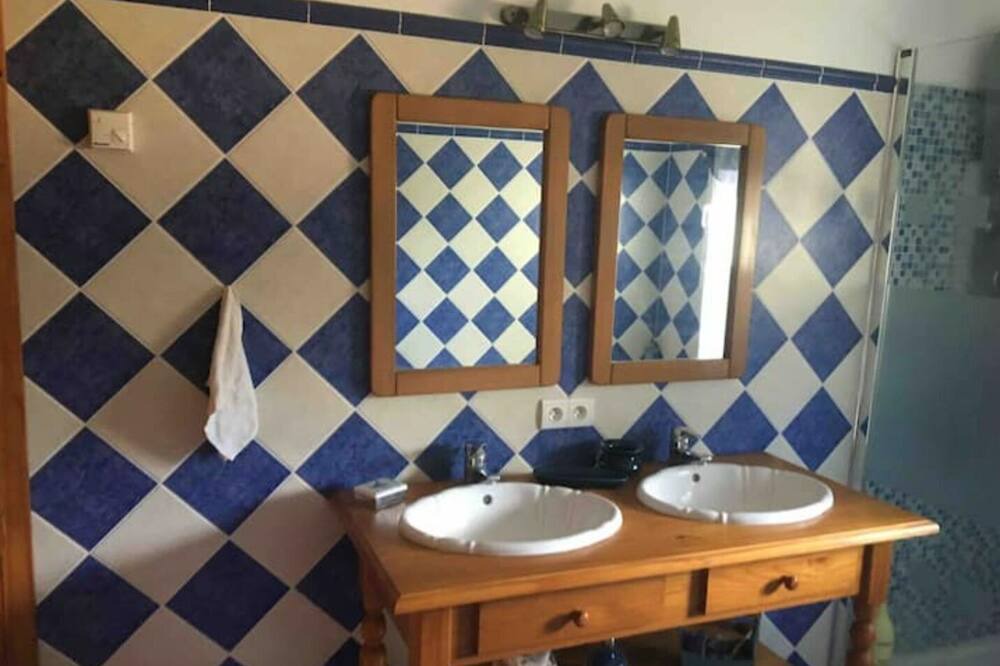 Photo of Bathroom in Chaillevette