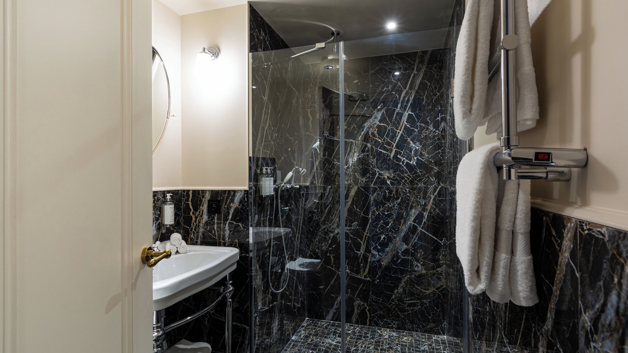 Photo of Bathroom in Fontainebleau