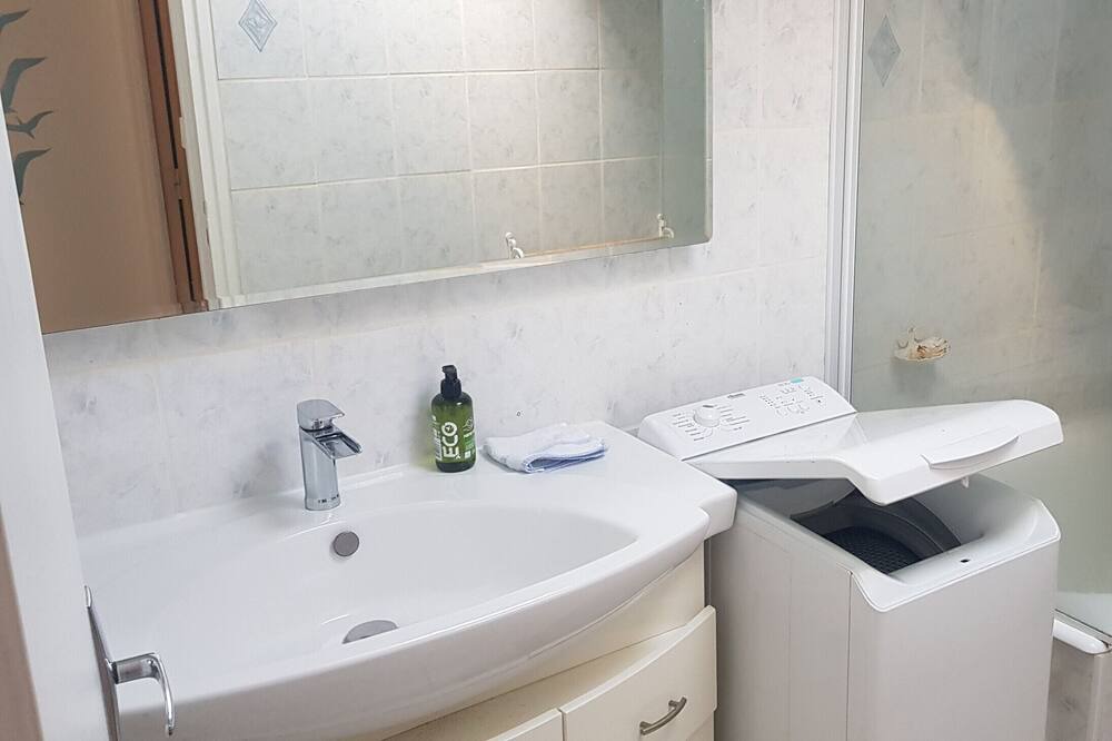 Photo of Bathroom in Le Teil