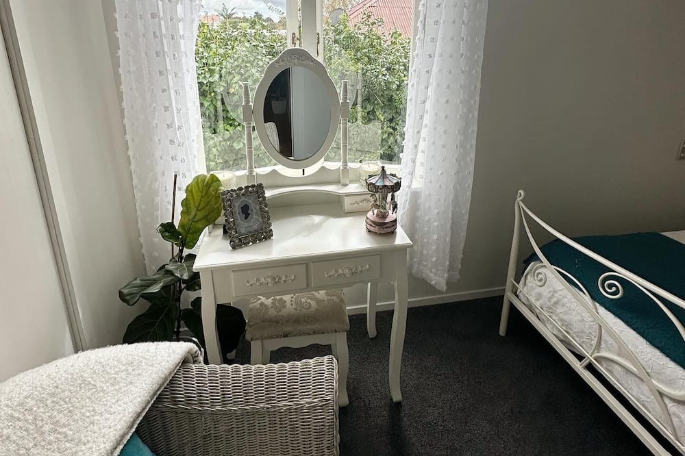 Photo of Bedroom in Helensville