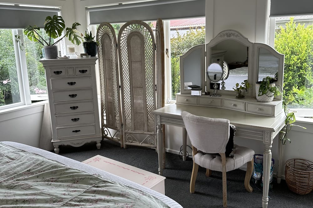 Photo of Bedroom in Helensville