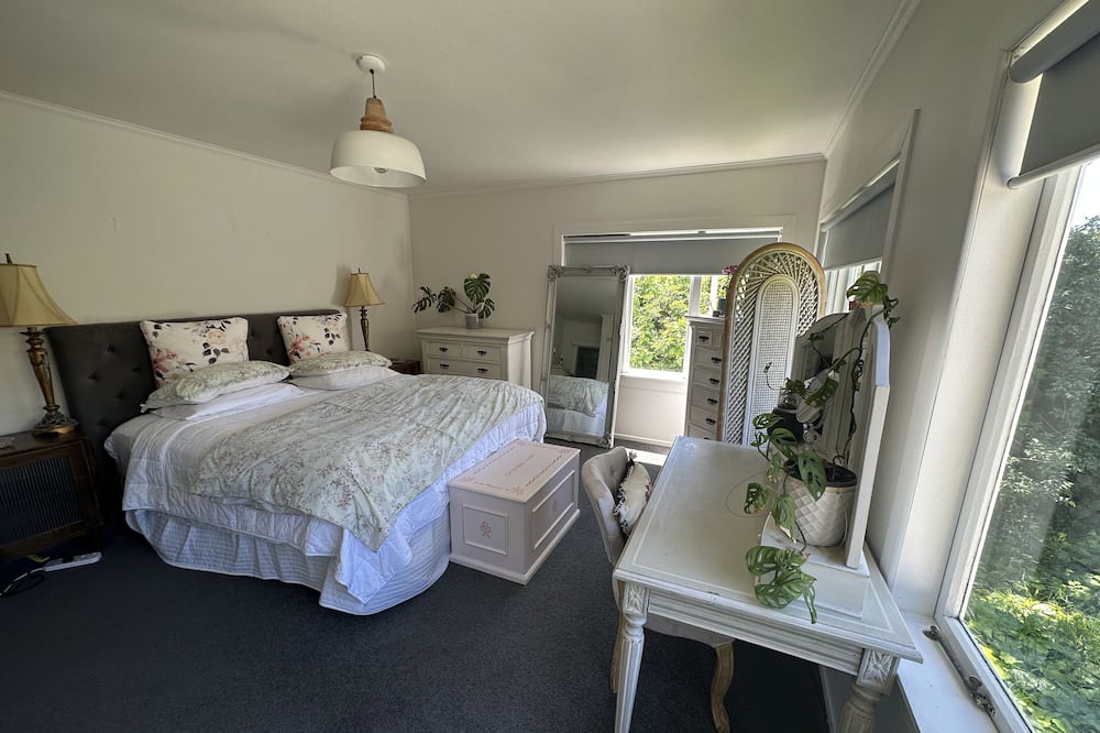 Photo of Bedroom in Helensville