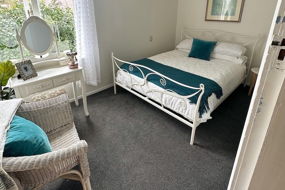 Photo of Bedroom in Helensville