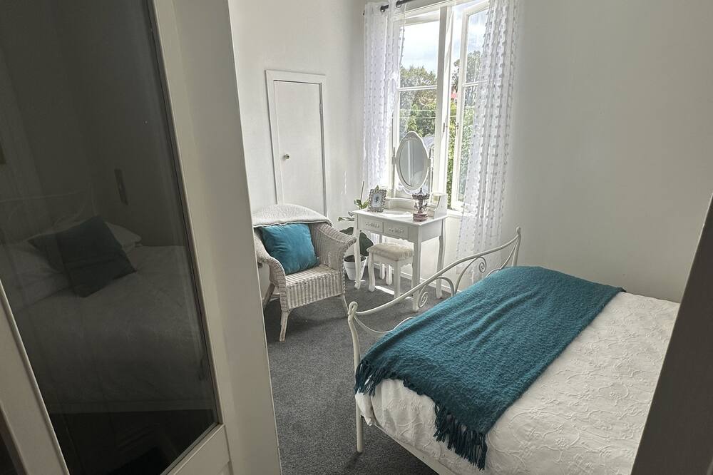 Photo of Bedroom in Helensville