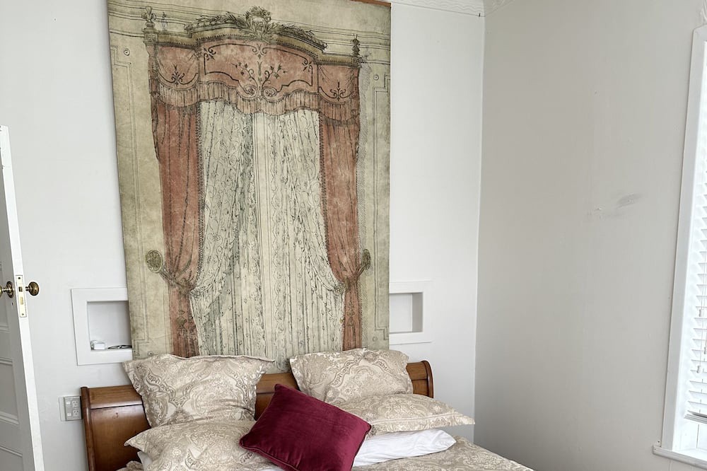 Photo of Bedroom in Helensville