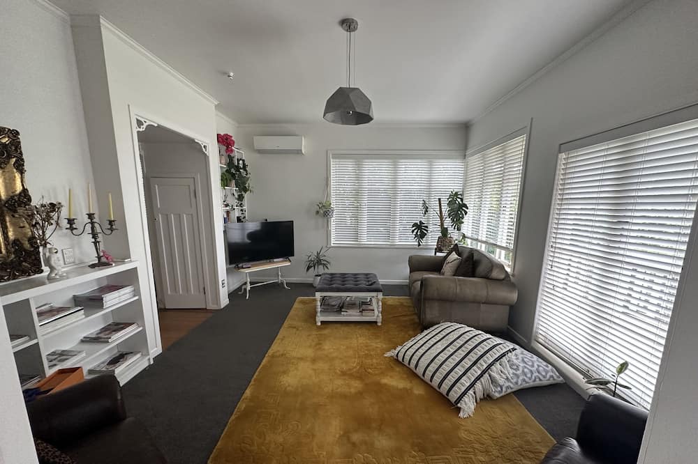 Photo of Livingroom in Helensville