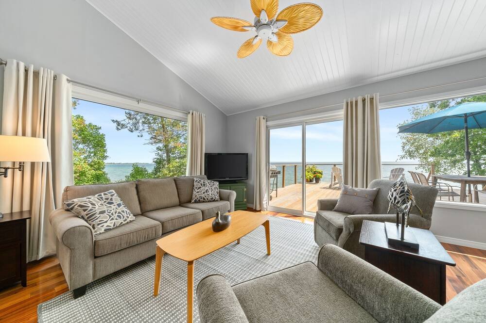Photo of Livingroom in Consecon