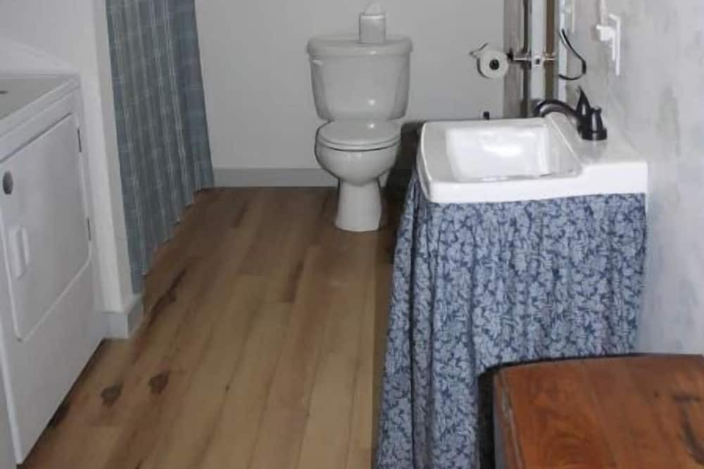 Photo of Bathroom in Jasper