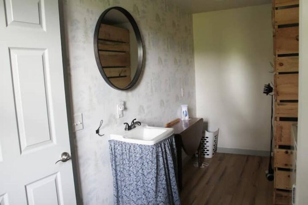 Photo of Bathroom in Jasper