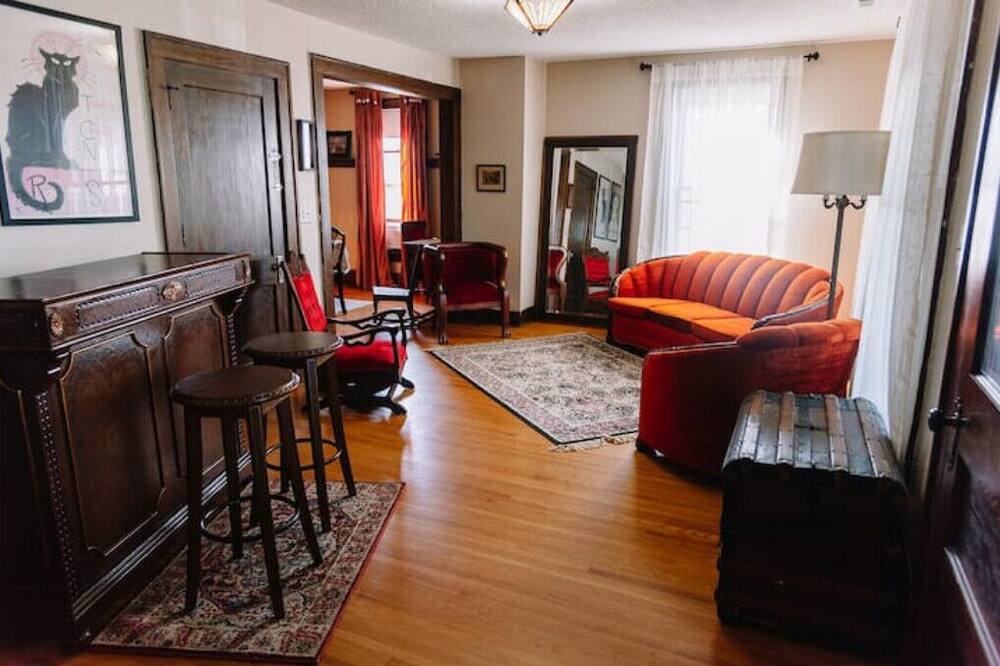 Photo of Livingroom in Powderhorn