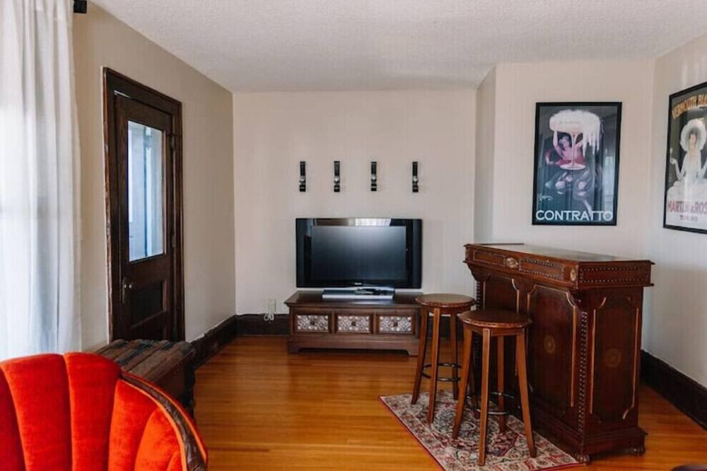 Photo of Livingroom in Powderhorn