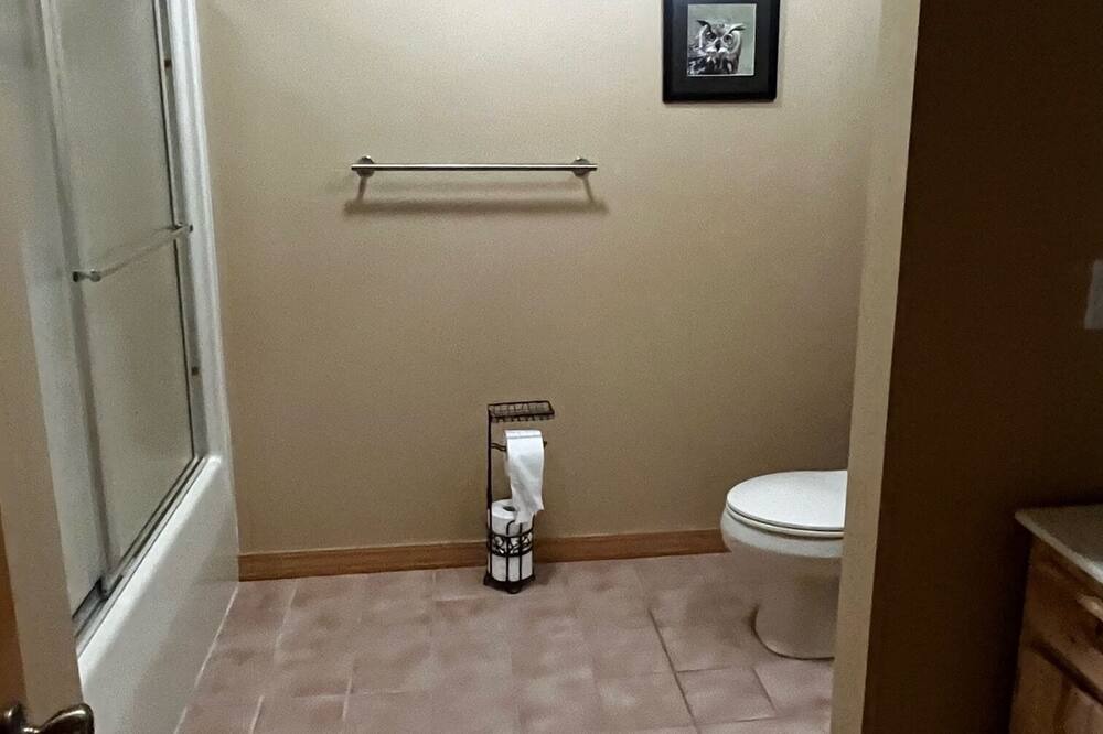 Photo of Bathroom in Cherokee Village