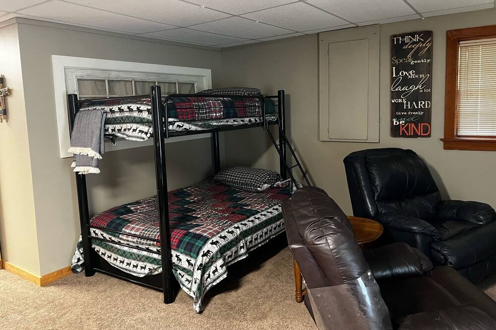 Photo of Bedroom in Cherokee Village