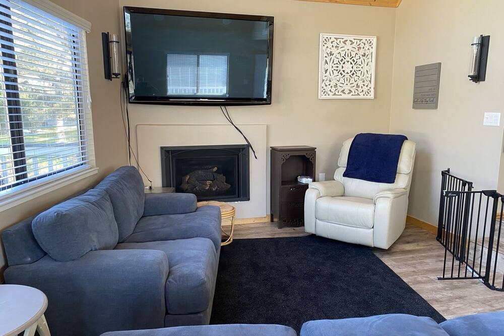 Photo of Livingroom in Copperopolis