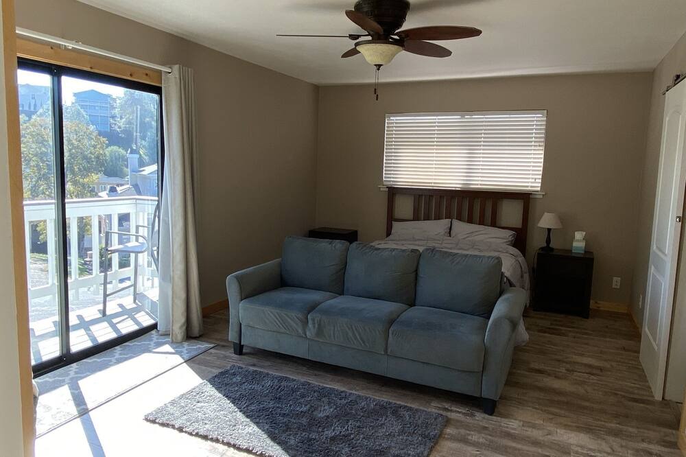 Photo of Livingroom in Copperopolis
