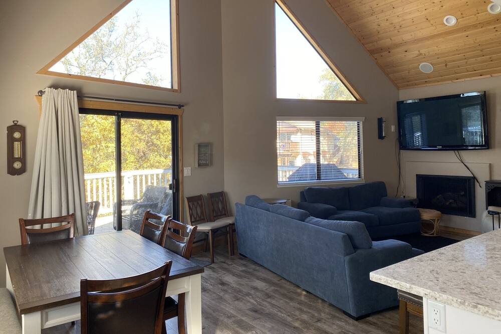 Photo of Livingroom in Copperopolis
