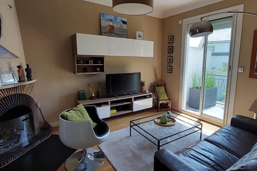 Photo of Livingroom in Sainte-Therese - Quineleu
