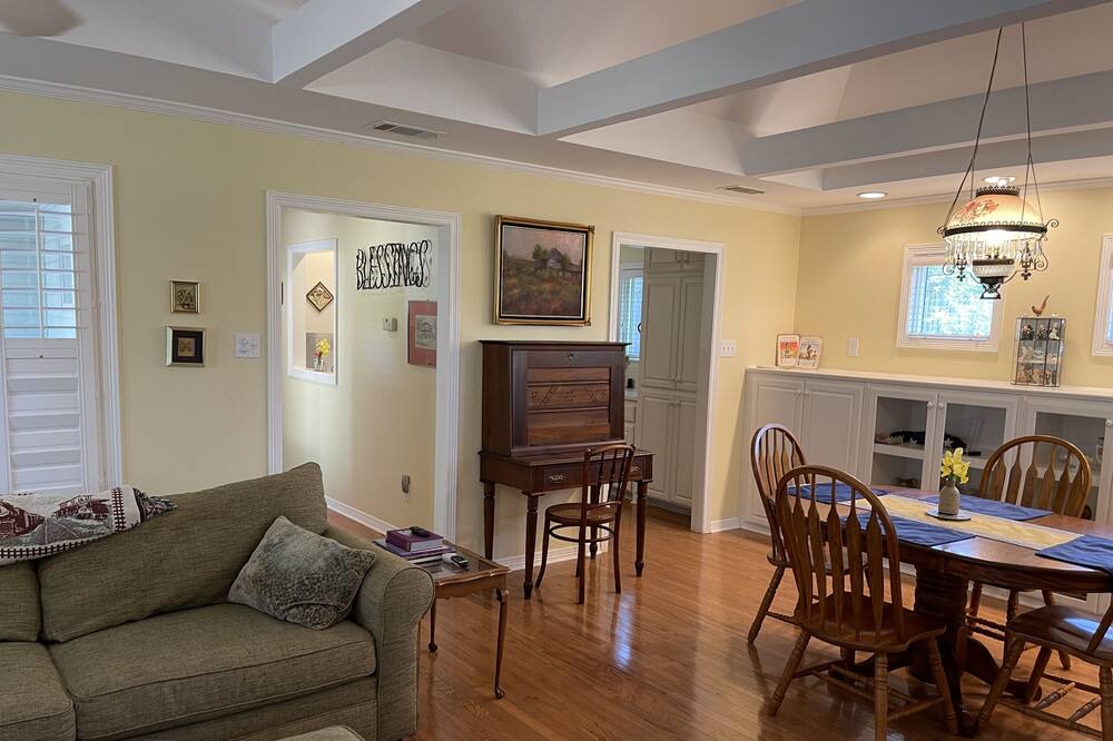 Photo of Livingroom in Ennis