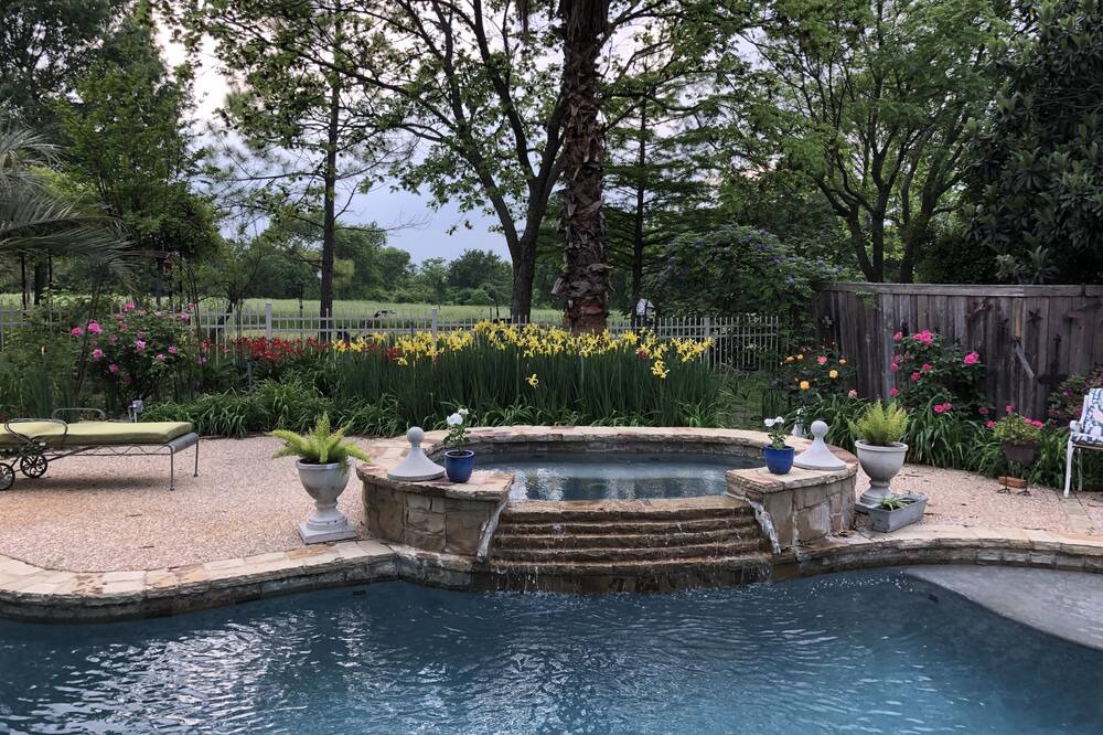 Photo of Outdoor in Ennis