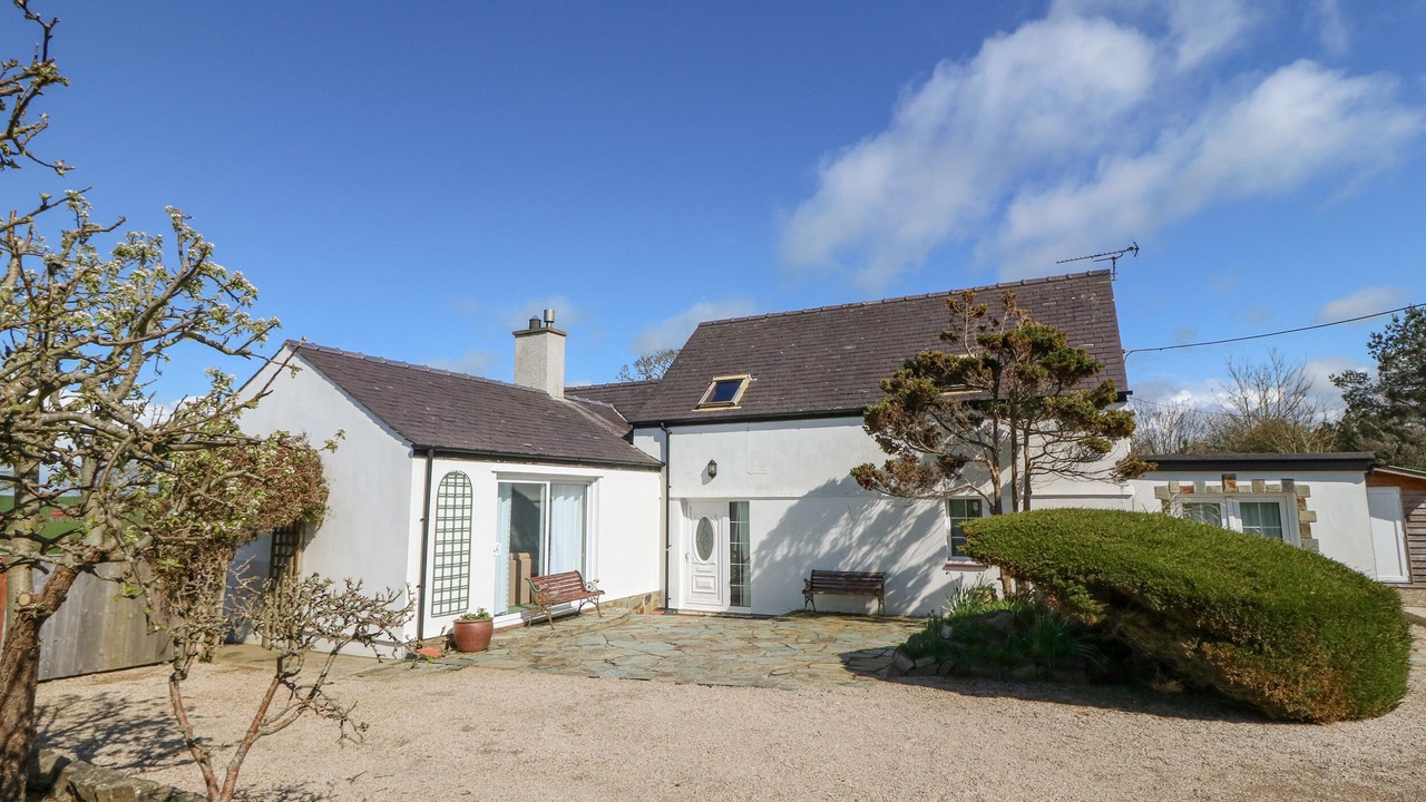 Photo of Outdoor in Edern