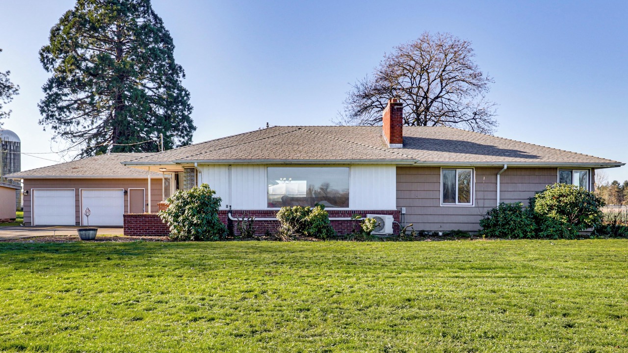 Photo of Others in Albany