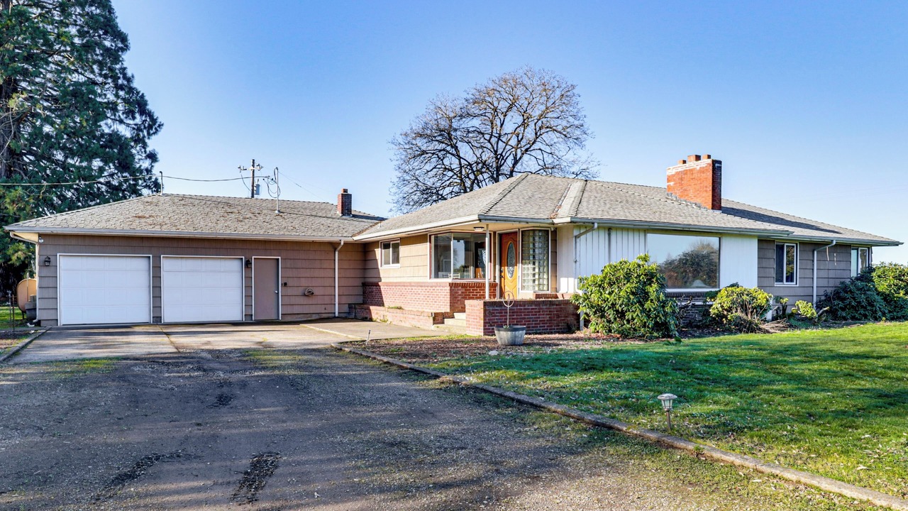 Photo of Others in Albany