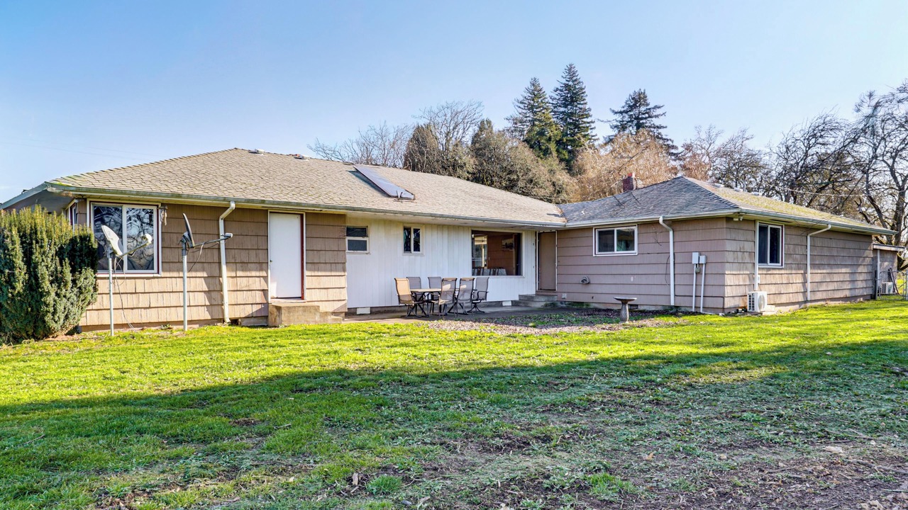 Photo of Others in Albany