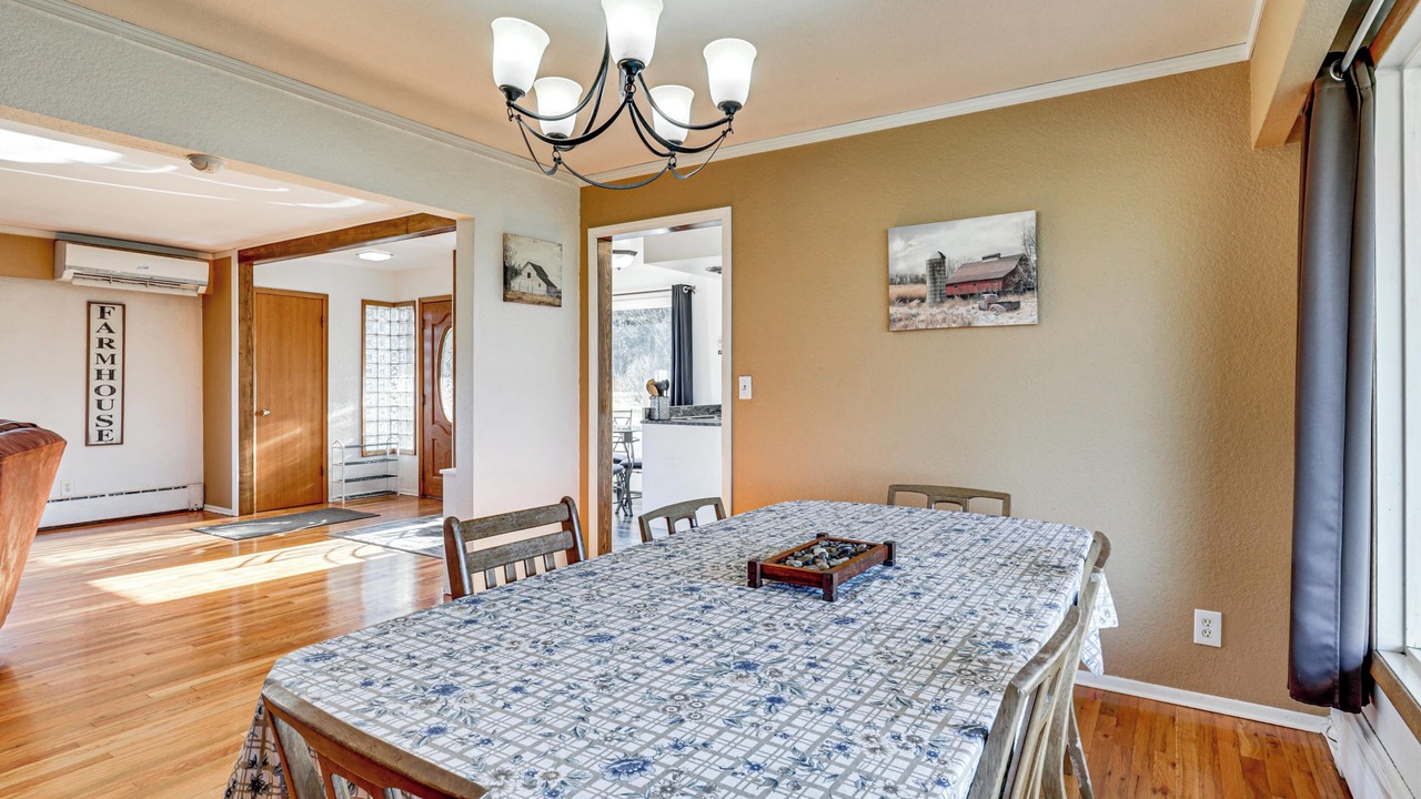 Photo of Others in Albany